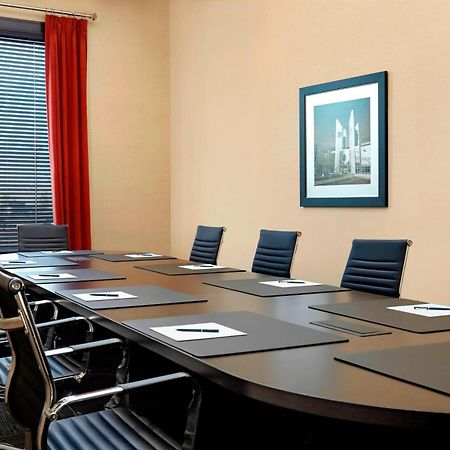 Four Points By Sheraton Edmonton Gateway מראה חיצוני תמונה