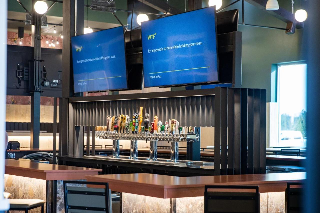 Four Points By Sheraton Edmonton Gateway מראה חיצוני תמונה
